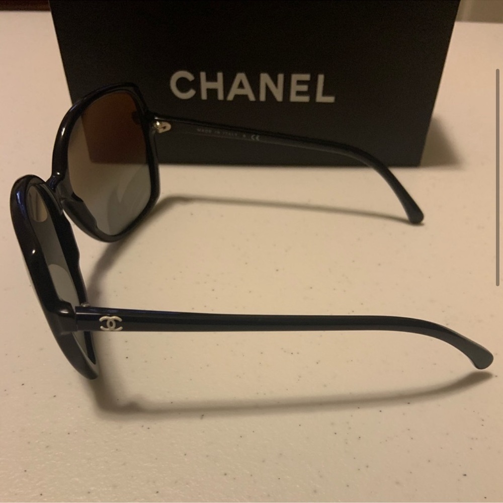 Chanel sunglasses - Picture 3 of 8